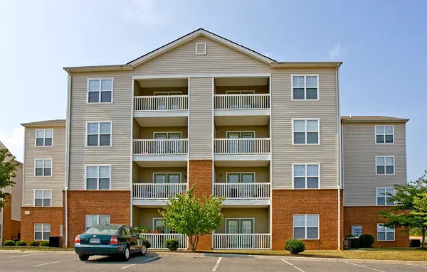 Vistas and Grand Vistas Apartments in Lynchburg, VA
